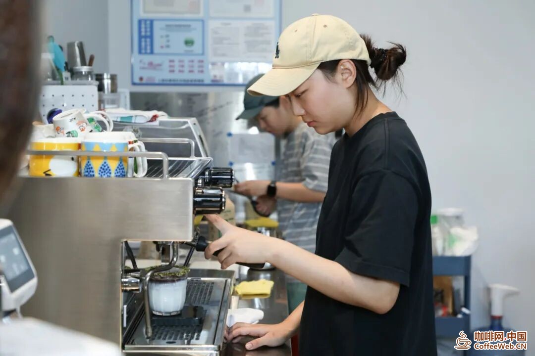 在工作与生活之外，这杯咖啡留给安居奉贤的你Outside of work and life, this cup of coffee is reserved for you, Anju Fengxian