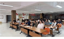 政协委员与群众围坐，共品云南小粒咖啡的&ldquo;乡土故事&rdquo;CPPCC members sit around with the masses, enjoying the "local story" of Yunnan small grain coffee together