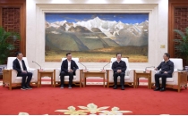 云南省委书记省长，与瑞幸咖啡郭谨一会谈Yunnan Provincial Party Secretary and Governor, have a meeting with Guo Jin from Luckin Coffee