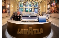 CASA LAVAZZA落址上海老市府：在外滩百年楼宇，感受百年意式咖啡文化CASA LAVAZZA located in the old city government of Shanghai: Experience the century old Italian coffee culture in a century old building on the Bund