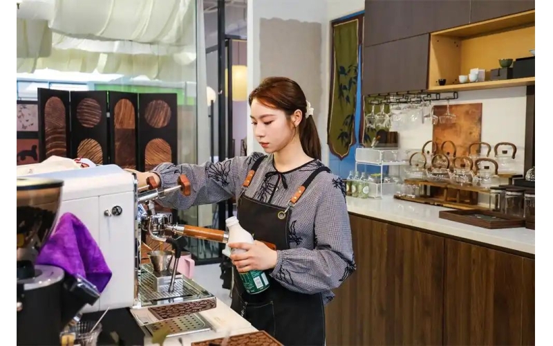 &ldquo;把家乡情怀，融成一杯有非遗温度的咖啡&rdquo;Integrating hometown sentiment into a cup of coffee with intangible cultural heritage warmth