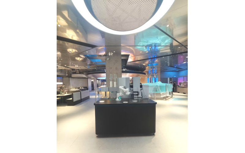 全能冠军COFE+机器人咖啡馆亮相中国著名连锁餐厅The all-around champion COFE+robot caf &eacute; makes its debut at a famous chain restaurant in China