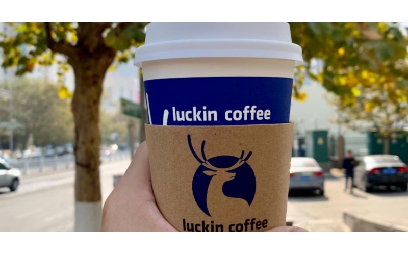 酱香拿铁之后瑞幸又出新品，咖啡卖酒真是好生意？After the sauce flavored latte, Luckin Coffee has released a new product. Is selling coffee and alcohol really a good business?