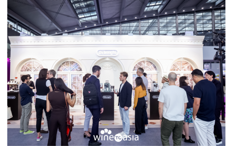 德龙亮相Wine to Asia 2026，以咖啡为媒促中意文明交融Delong appears at Wine to Asia 2026, using coffee as a medium to promote the integration of Chinese and Italian civilizations