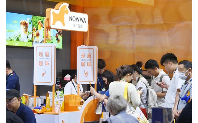 2026中国便利店大会启幕 挪瓦咖啡店中店成为零售增收新引擎The 2026 China Convenience Store Conference kicks off, and the Nuowa Coffee Shop in store becomes a new engine for retail revenue growth