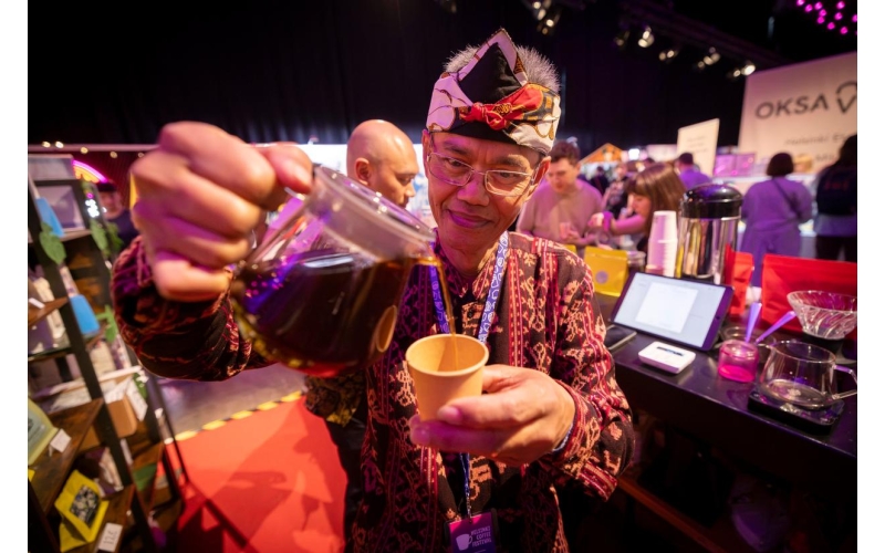 列国鉴丨猫屎咖啡何以成为印尼&ldquo;黑金名片&rdquo;How Cat Shit Coffee Became Indonesia's' Black Gold Business Card '