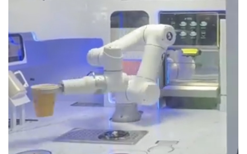 直击WRC：深圳机器人&ldquo;咖啡师&rdquo;秀绝活，已拿下超80国订单Directly hitting WRC: Shenzhen robot 'barista' showcases its unique skills and has won orders from over 80 countries