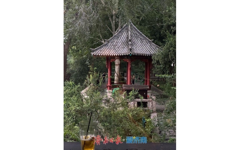 泉边咖啡香满巷 济南老城再添消费新场景Quanbian Coffee Fragrance fills the alleys, Jinan Old Town adds new consumption scenes