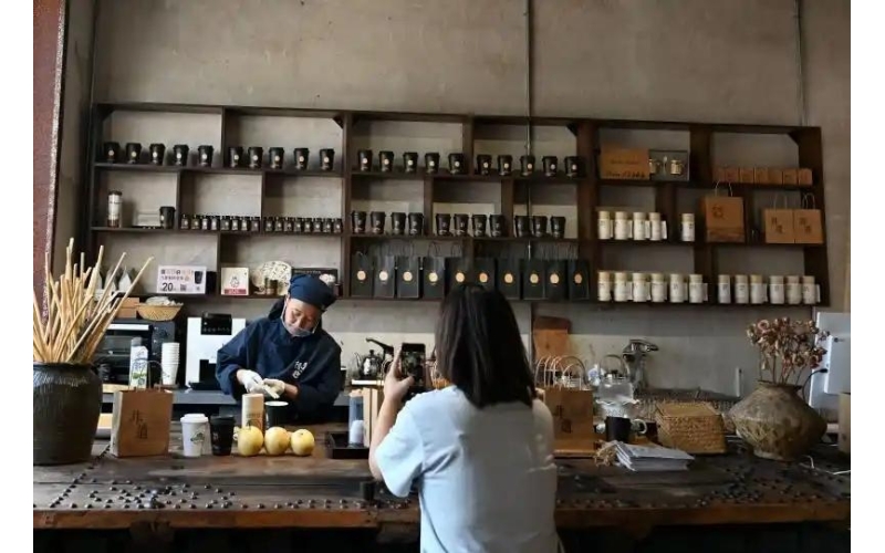 一线见闻｜在雪花梨乡，喝一杯梨膏咖啡Frontline Experience - Drinking a Cup of Pear Cream Coffee in Snowflake Pear Township